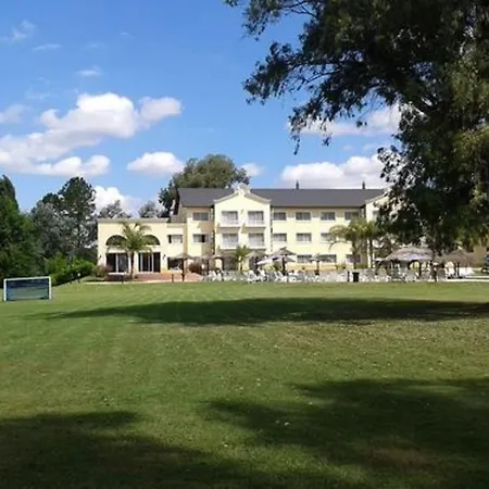 Howard Johnson Pilar Resort Spa & Convention Center-2